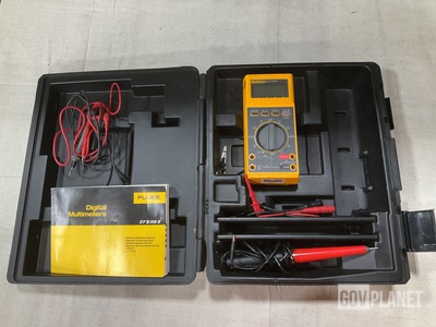 (5) Fluke 27 Multimeters