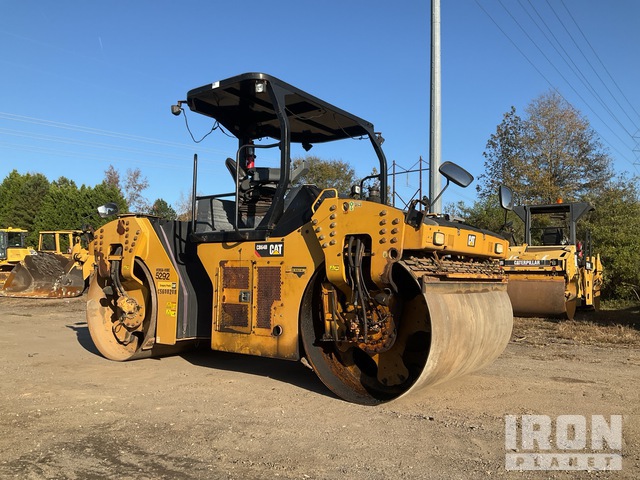 COMPACTADOR 2016 CATERPILLAR CB64B