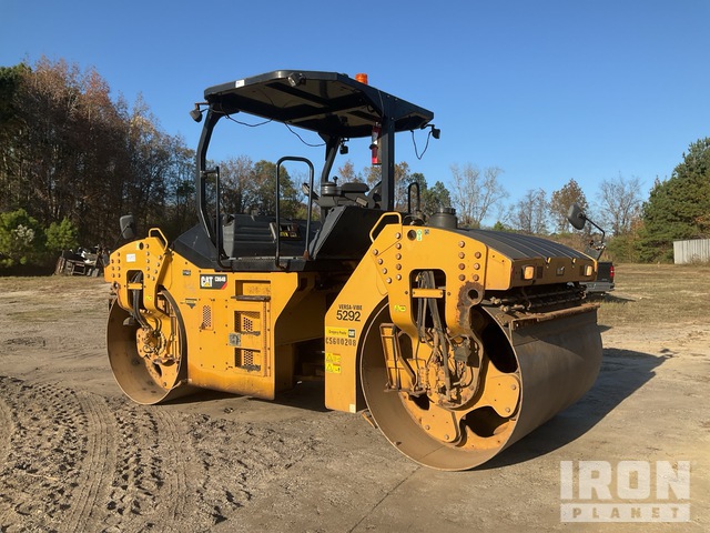 COMPACTADOR 2016 CATERPILLAR CB64B
