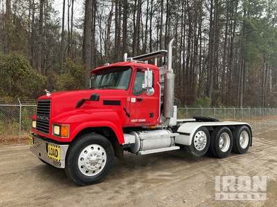 2005 Mack CHN613 8x4 Tri/A Day Cab Truck Tractor