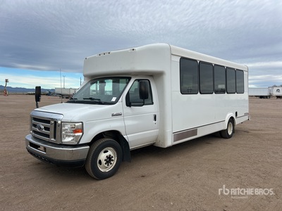 2020 Ford E-450 4x2 14-Seat Mini Bus
