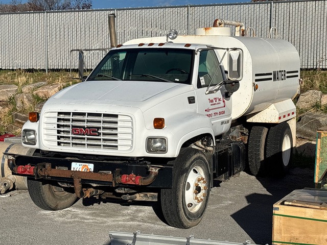 1997 GMC C7H042 4x2 Water Truck 1997 GMC C7H042 4x2 Water Truck