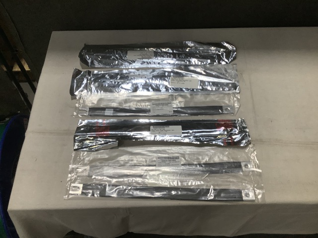 (233) Phoenix Trading 12414642-001 Electrical Grounding Strips