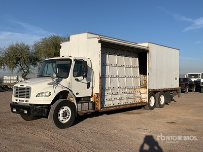 2017 Freightlner M2 106 6x4 Glass Body Camion fourgon