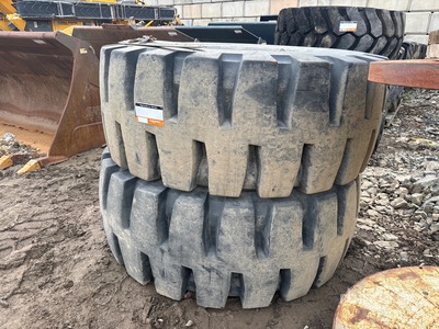Quantity of (2) Kumho 29.5x25 Tyres