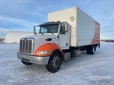 2019 Peterbilt 337 4x2 Gesloten vrachtwagen