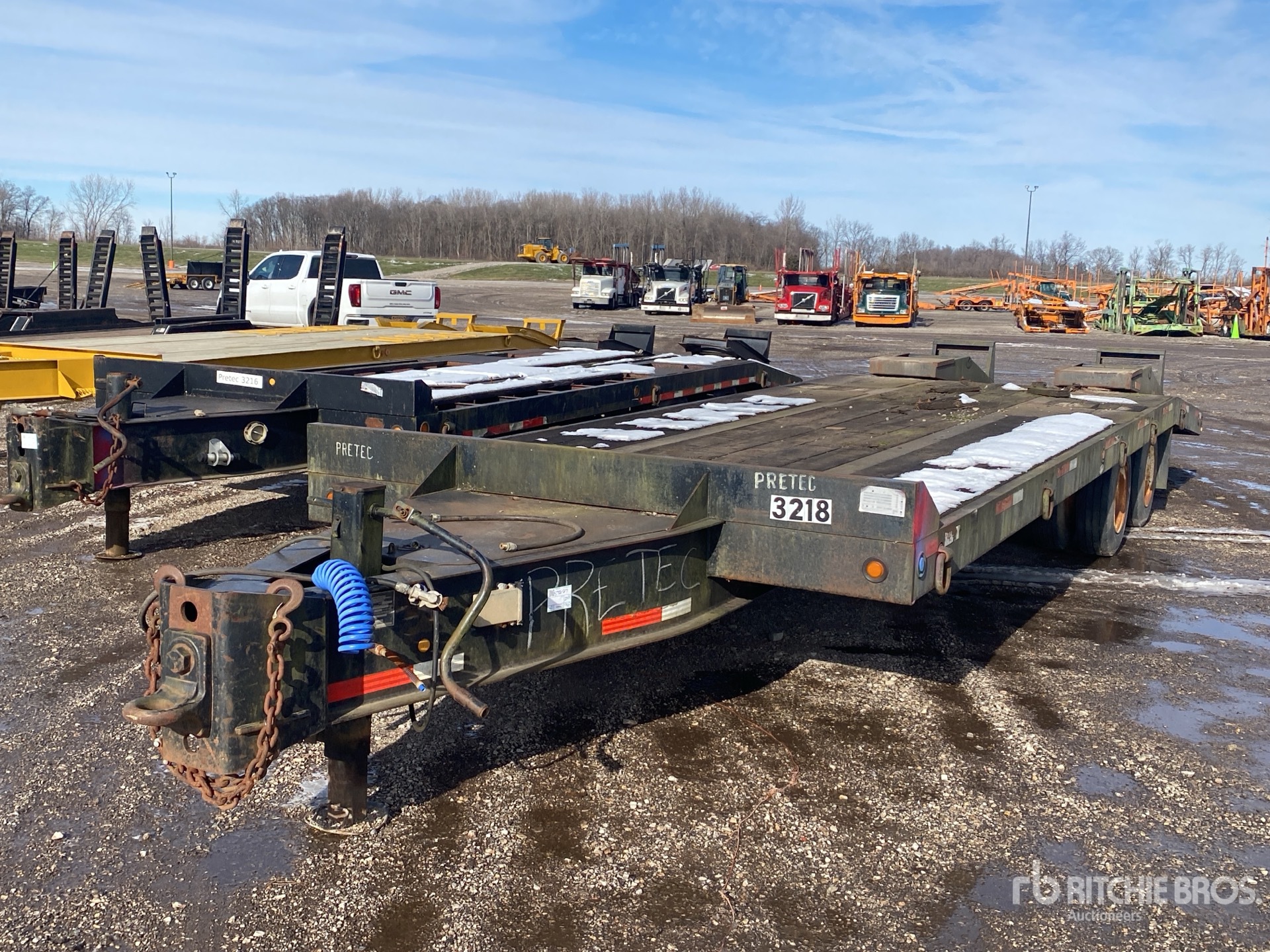 2004 Eager Beaver 20XPT 18160 lb 25 ft T/A Equipment Trailer