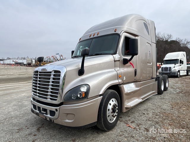 2016 Freightliner Cascadia 125 T/A Sleeper Truck Tractor