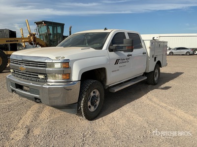 2015 Chevrolet Silverado 2500HD 4x4 Crew Cab Utility Truck