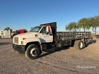 2002 GMC C6500 4x2 Flatbed Truck
