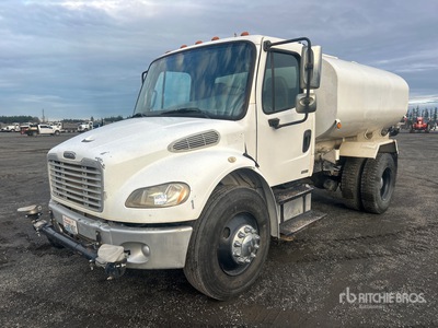 2005 Freightliner M2 106 4x2 散水車