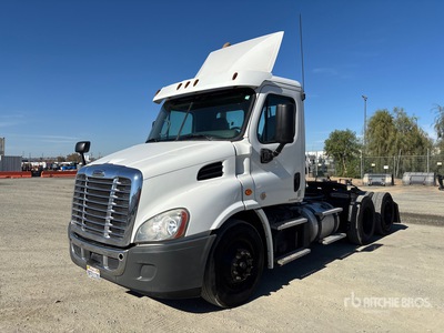 2016 Freightliner Cascadia 113 6x4 T/A Day Cab Truck Tractor
