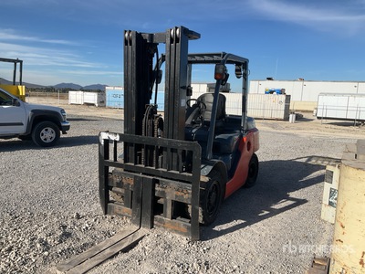 2014 Toyota 8FD40U 8200 lb Cushion Tire Montacargas (INOPERABLE) / Forklift (Inoperable)