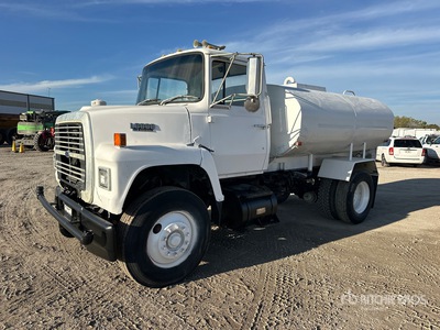 1989 Ford LN8000F 4x2 Water Truck