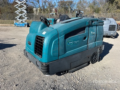 2018 Tennant T20 Ride-On Sweeper