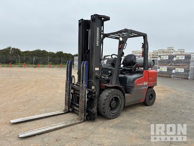 UniCarriers PF70 Pneumatic Tire Heftruck