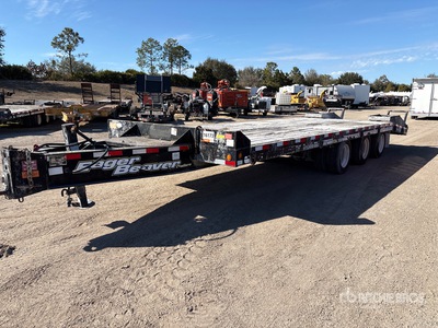 2017 Eager Beaver 25XPL 28 ft Tri/A مقطورة معدات