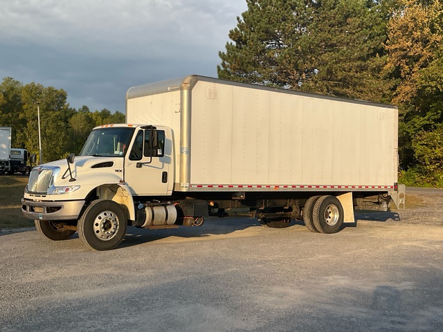2017 International 4300 SBA 4x2 Van Truck