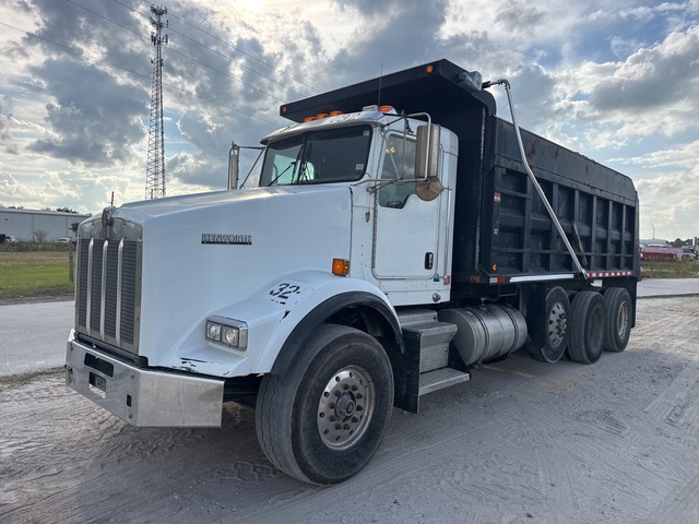 2010 Kenworth T800 8x4 Tri/A Dump Truck