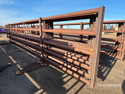 Quantity of (5) 30 ft 5-Bar Freestanding Panel para ganado