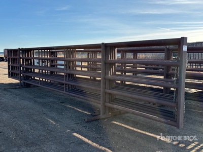 Quantity of (5) 30 Ft 5-Bar Freestanding Panel para ganado