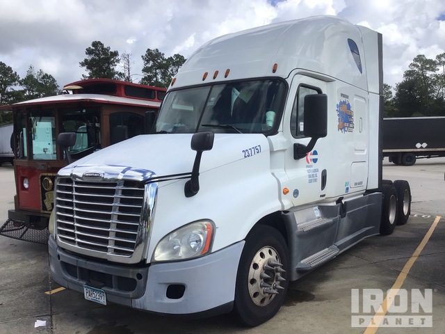CAMIóN CAMAROTE 2016 FREIGHTLINER