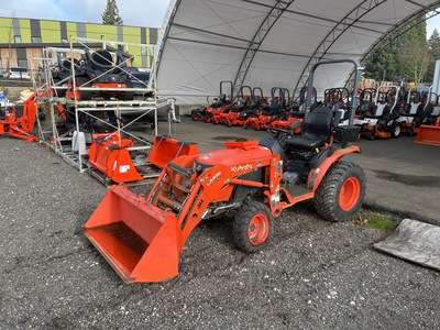 Kubota B2301HSD-1 4WD Tracteur agricole utilitaire (Inoperable)