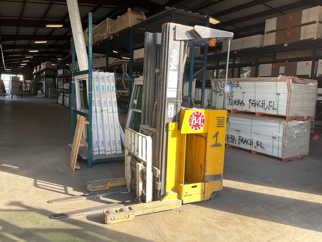 2005 Yale NR040AEN 4000 lb Cushion Tire Forklift