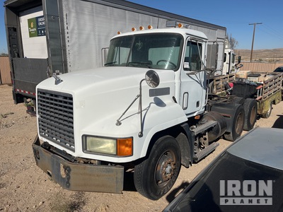 2000 Mack CH613 6x4 Ciągnik siodłowy T/A z kabiną dzienną