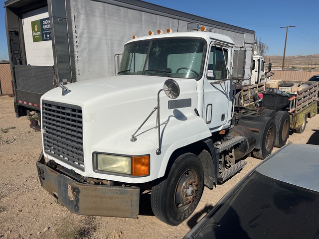 2000 Mack CH613 6x4 T/A Day Cab Truck Tractor