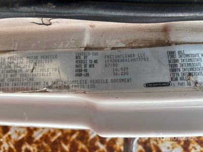 Altec D945 on 2001 Freightliner FL 80 4x4 شاحنة ديجر ديريك