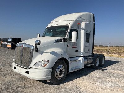 2015 Kenworth T680 6x4 Tractocamion con Dormitorio / Cabeza Tractora Cabina Dormitorio