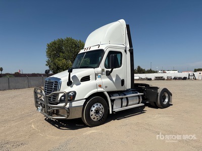 2018 Freightliner Cascadia 113 4x2 S/A Day Cab Truck Tractor