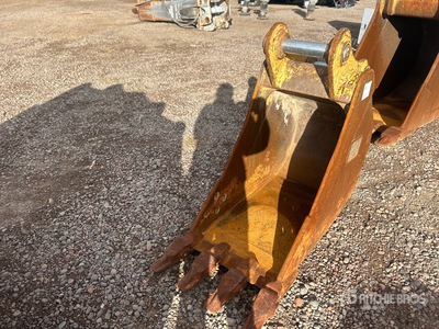 Cat 24 in Digging Graafmachine Bak - Fits Cat 330