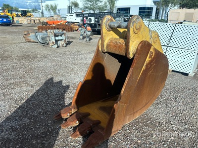 30 in Digging Excavator Bucket