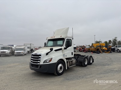2018 Freightliner Cascadia 126 6x4 T/A Day Cab Truck Tractor