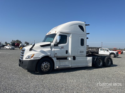 2021 Freightliner Cascadia 126 6x4 T/A Sleeper Truck Tractor
