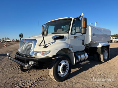 2019 International 4300 2000 gal 4x2 Water Truck