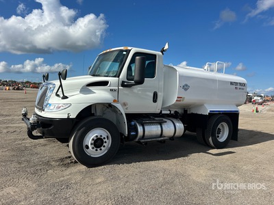2023 International MV607 4x2 Camion cisterna de agua