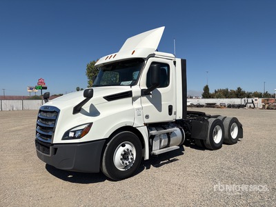 2018 Freightliner Cascadia 126 6x4 T/A Day Cab Truck Tractor
