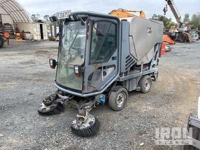 2011 Tennant Green Machine 636 Sweeper Truck