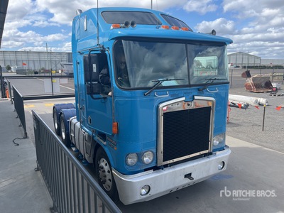 2004 Kenworth K104 T/A Sleeper Truck Tractor