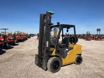 2010 Cat GP30N-MC Forklift