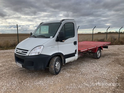 2009 Iveco 35S10 Flatbed Truck