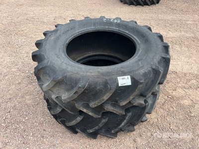 Firestone 420/85R30 Qte De 2 Pneus Qty Of 2 Tires