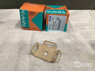 (29) Mounting Plates & (120) Oil Filters