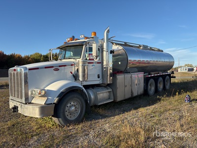 2012 Peterbilt 367 20000 L 8x6 Water Truck