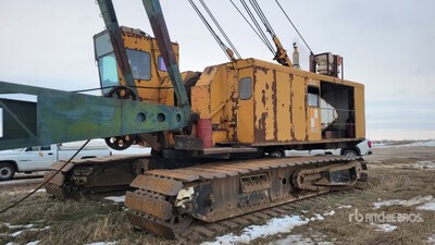 Manitowoc 4600 Lattice-Boom Crawler Crane