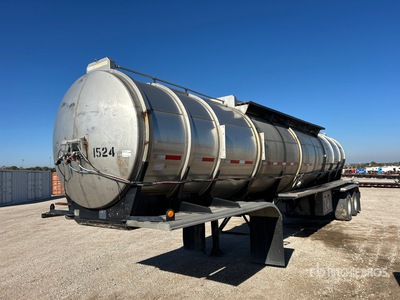 1967 Fruehauf 7300 gal T/A Tanker Trailer