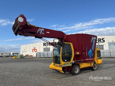 2004 Unifast Vantage 170 Feed Wagon